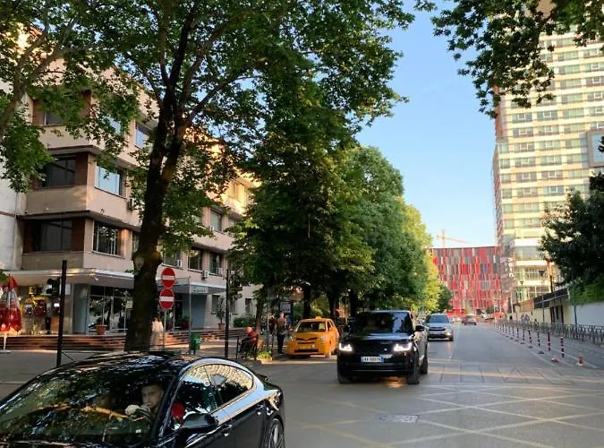 アパート Haris No.2 ティラナ